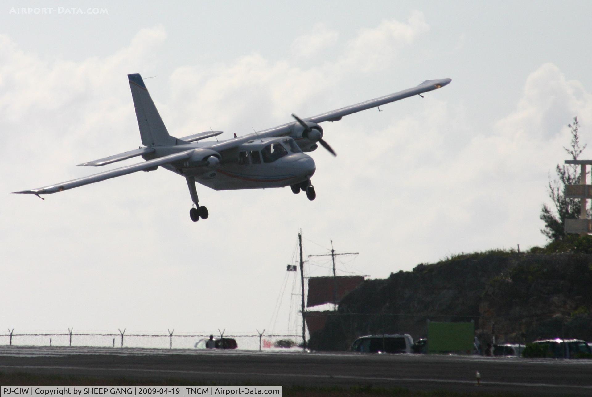 PJ-CIW, 1978 Britten-Norman BN-2B-26 Islander C/N 876R, Landing 10