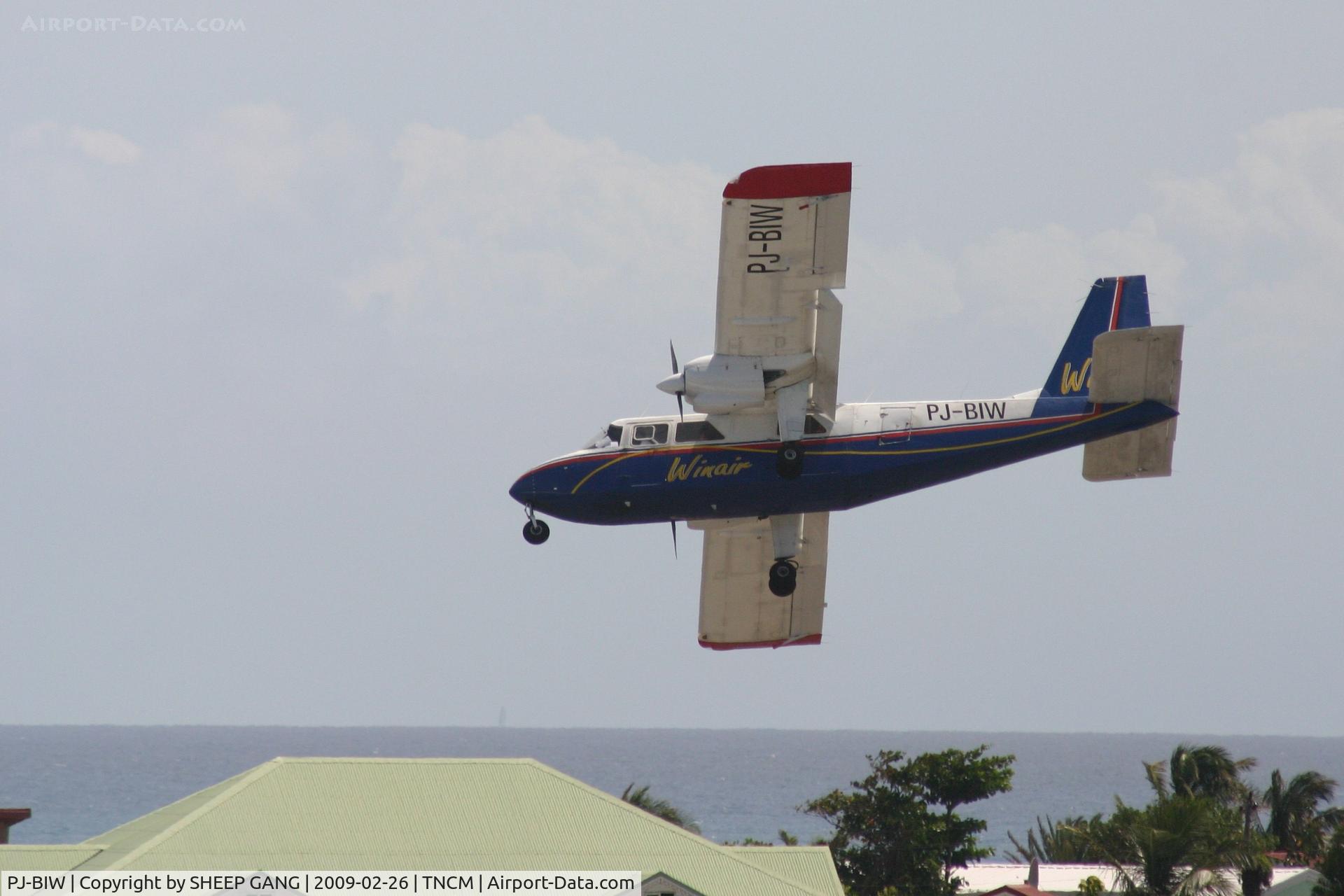 PJ-BIW, 1969 Britten-Norman BN-2A-26 Islander C/N 82, Landing 10