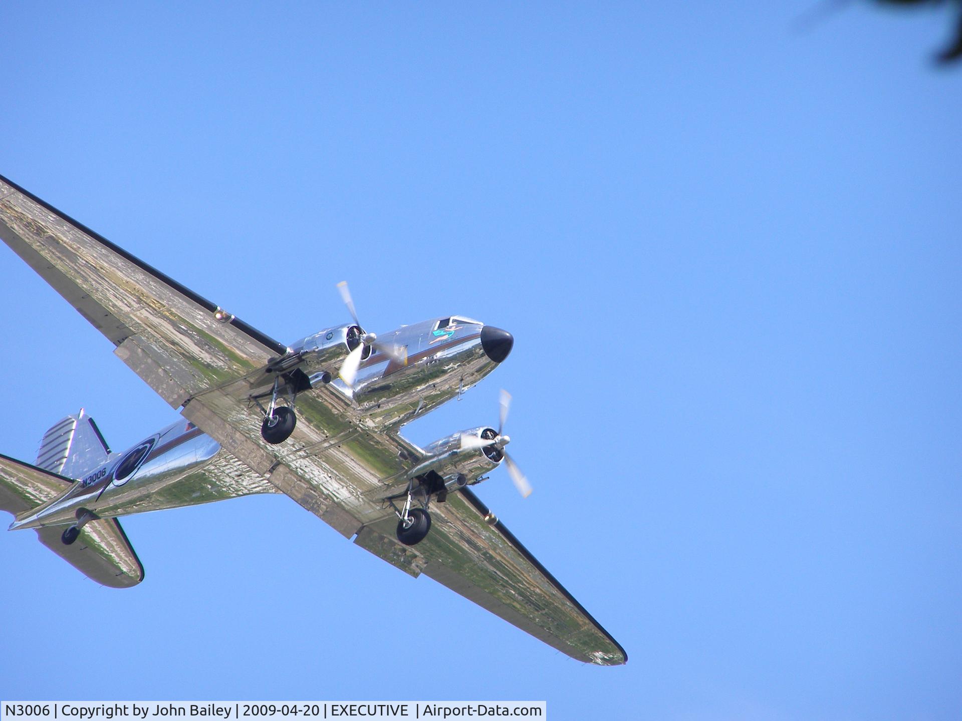 N3006, 1946 Douglas DC-3 C/N 42961, Landing at Orlando Executive Airport 4/20/2009
