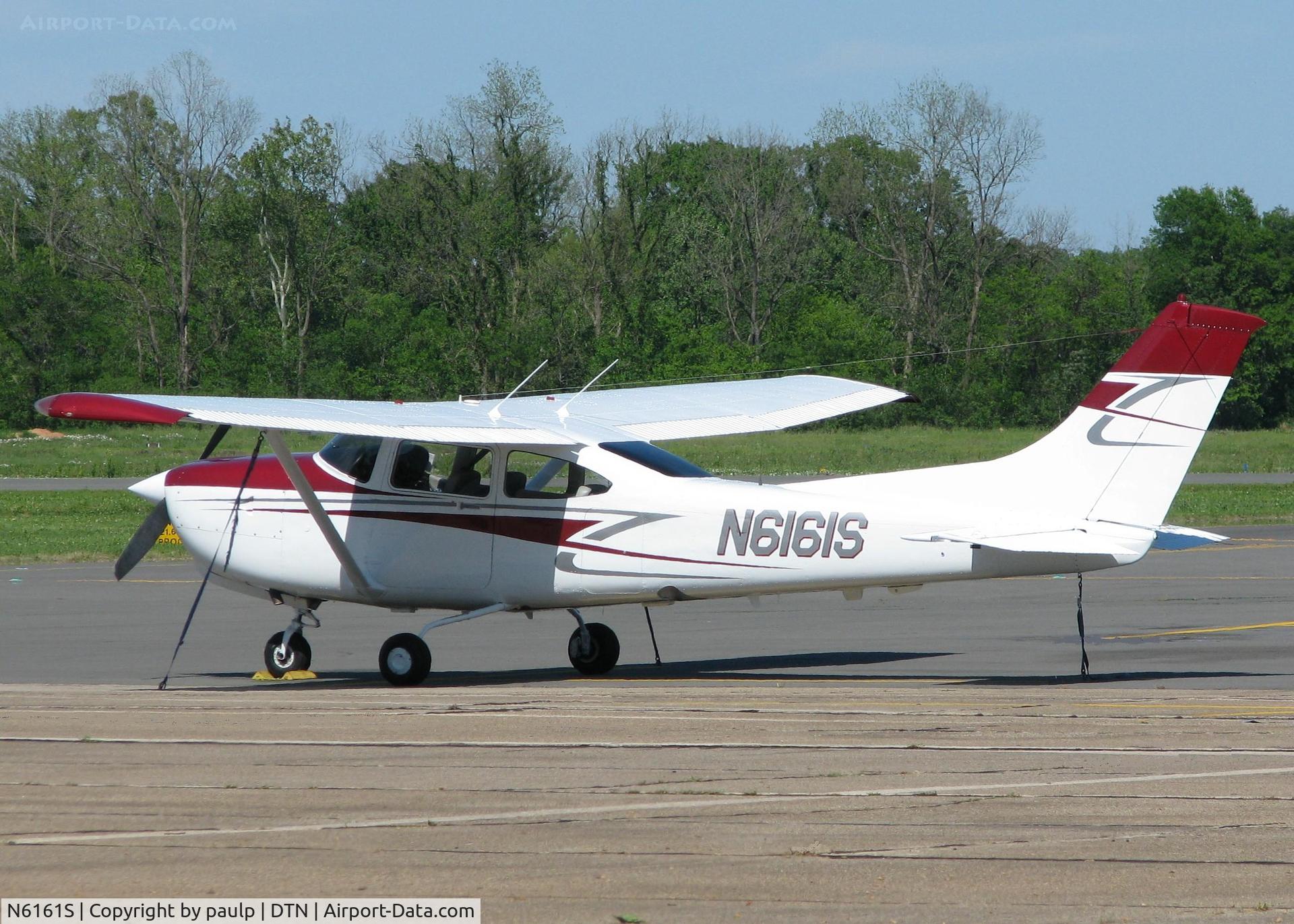 N6161S, 1980 Cessna R182 Skylane RG C/N R18201633, Parked at the Shreveport Downtown airport.