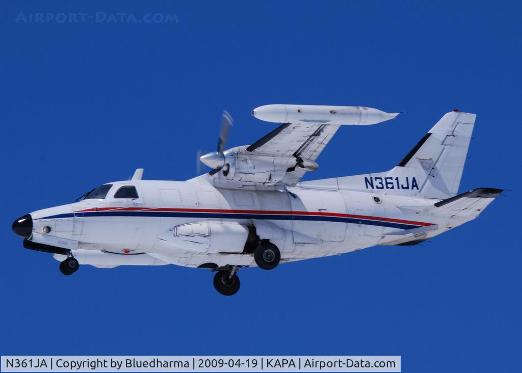 N361JA, Mitsubishi MU-2B-36 C/N 681, On final approach to 17L.