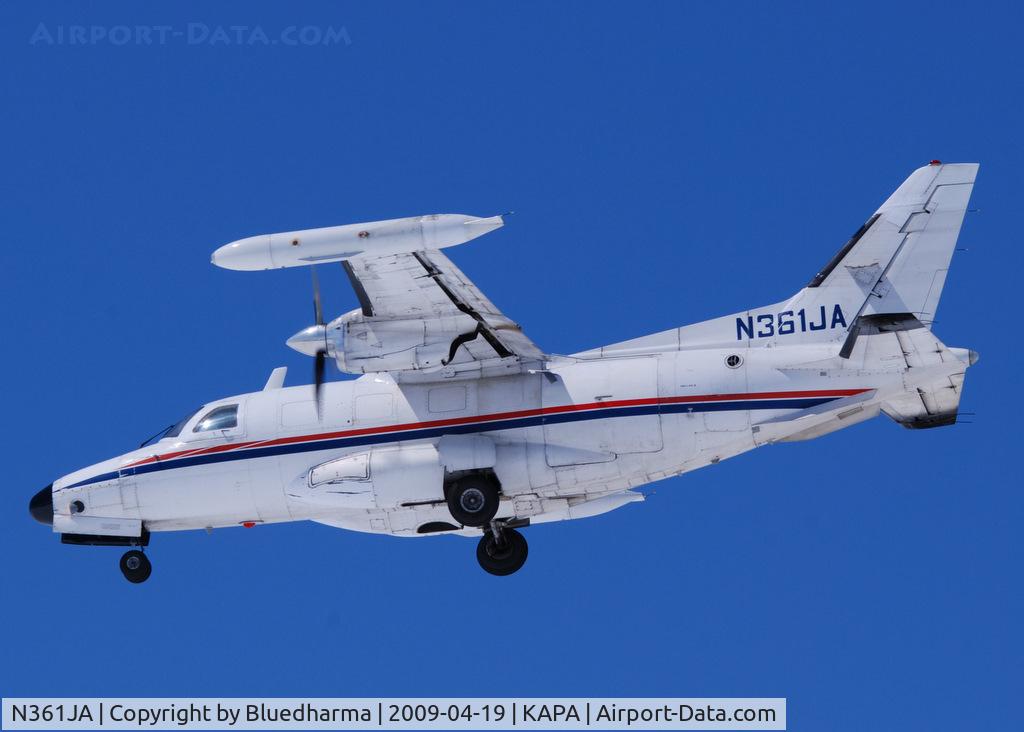N361JA, Mitsubishi MU-2B-36 C/N 681, On final approach to 17L.