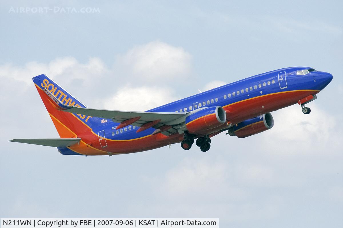 N211WN, 2005 Boeing 737-7H4 C/N 34163, departure from KSAT