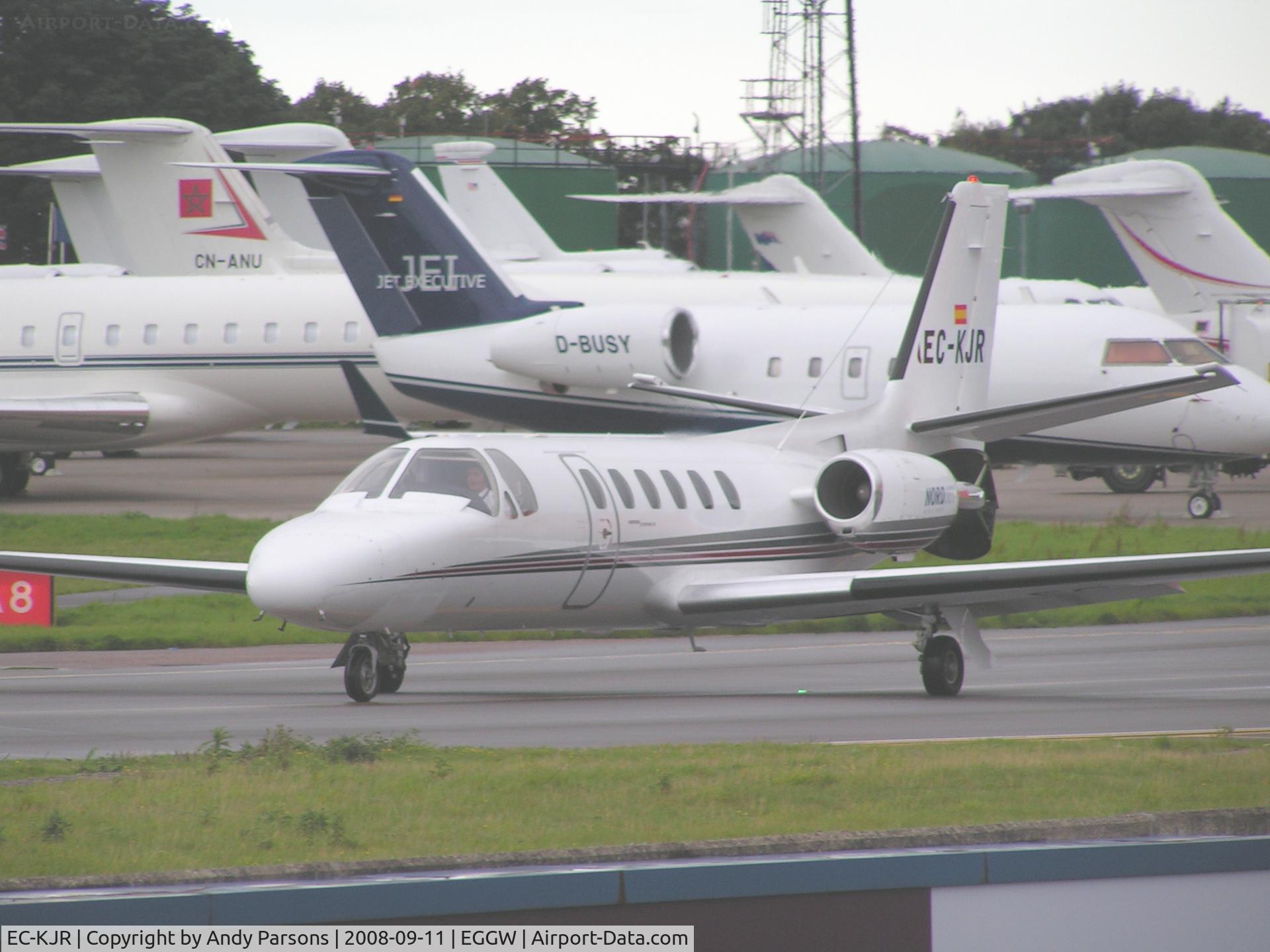 EC-KJR, 1982 Cessna 551 Citation II/SP C/N 551-0412, Departing Luton