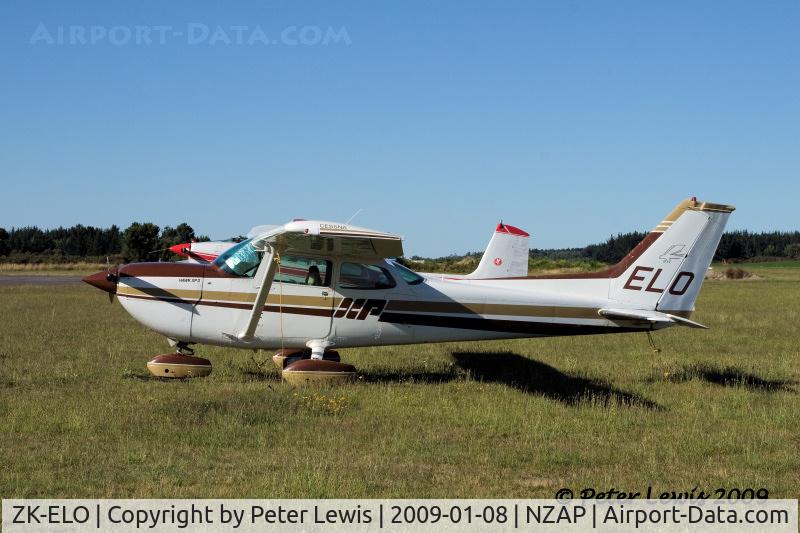ZK-ELO, Cessna R172K Hawk XP C/N R1722925, T A Hobson, Feilding