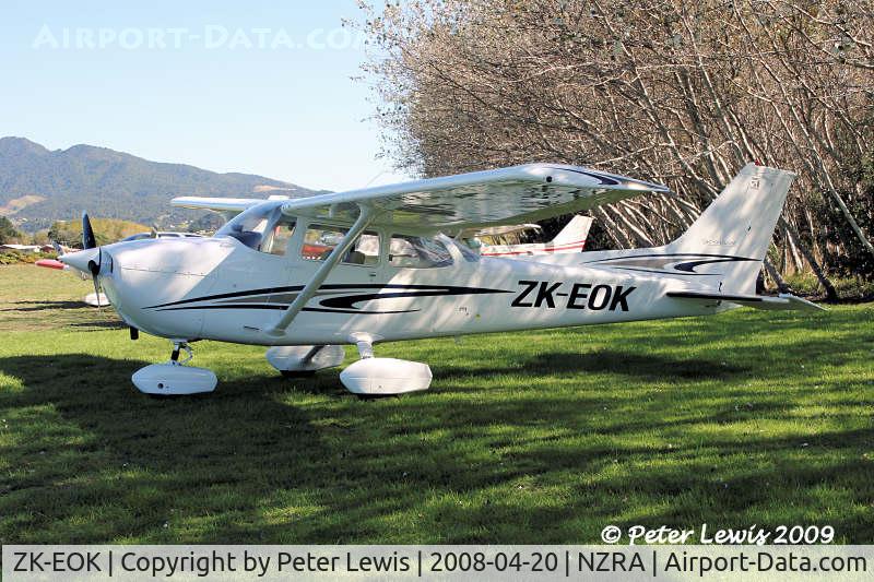ZK-EOK, Cessna 172N C/N 17272042, RNZAF Base Auckland Aviation Sports Club, Whenuapai