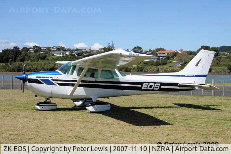 ZK-EOS, Cessna 172N C/N 17272633, Hawera AC