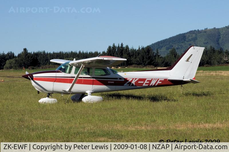ZK-EWF, Cessna 172P C/N 17275010, M D Williams 2005 Trust, Wanganui