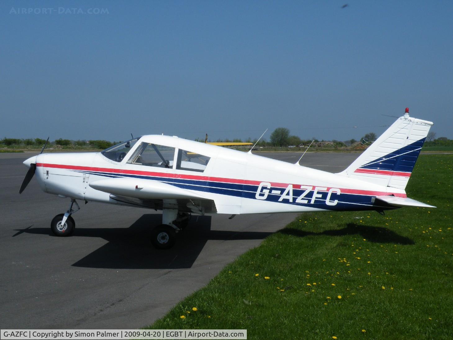 G-AZFC, 1971 Piper PA-28-140 Cherokee C/N 28-7125486, Cherokee 140 seen at Turweston