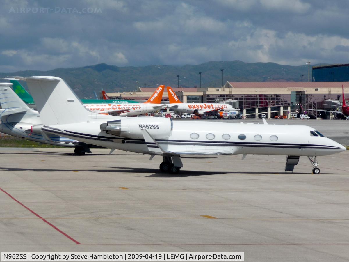 N962SS, 1989 Gulfstream Aerospace G-IV C/N 1121, Taken out of the pristine, new window of G-EZTC, whilst taxiing out for take off.
