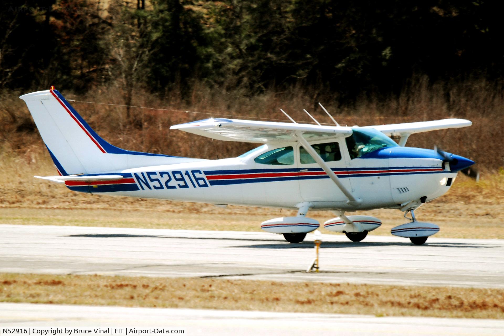 N52916, 1974 Cessna 182P Skylane C/N 18262949, Fitchburg Mun. Airport