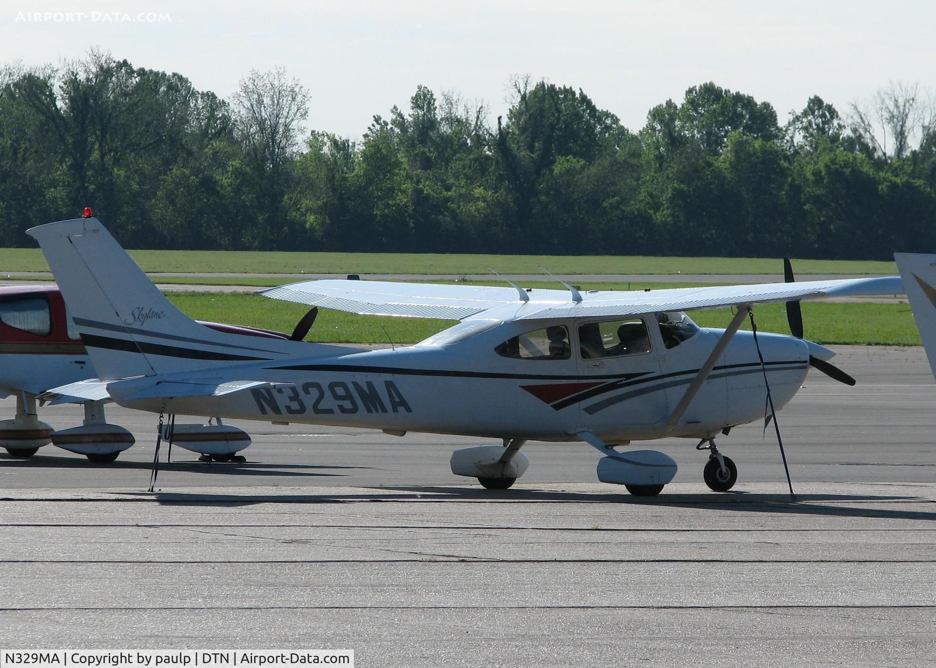 N329MA, 1998 Cessna 182S Skylane C/N 18280102, Parked at the Shreveport Downtown airport.