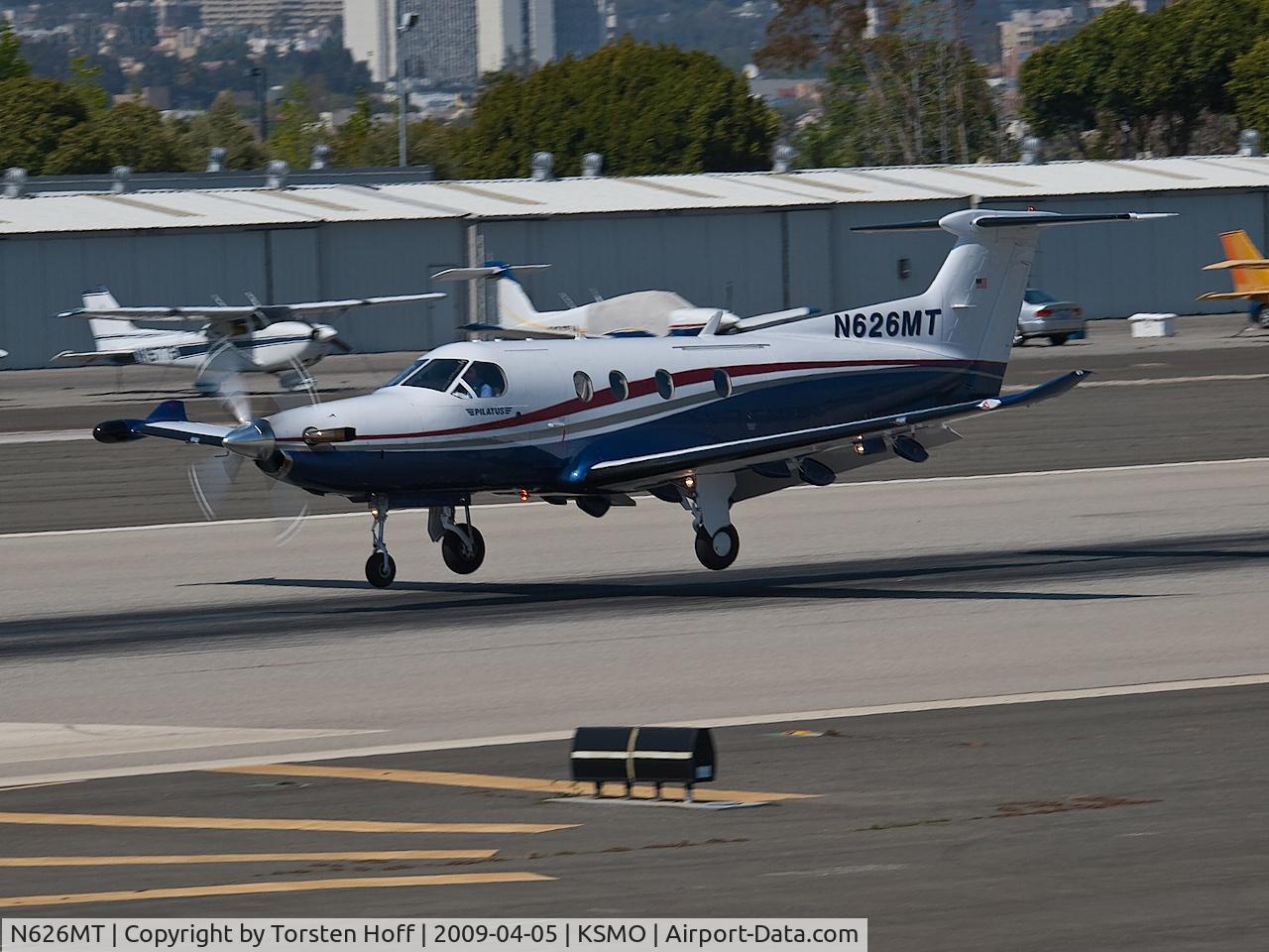 N626MT, 2007 Pilatus PC-12/47 C/N 820, N626MT arriving on RWY 21