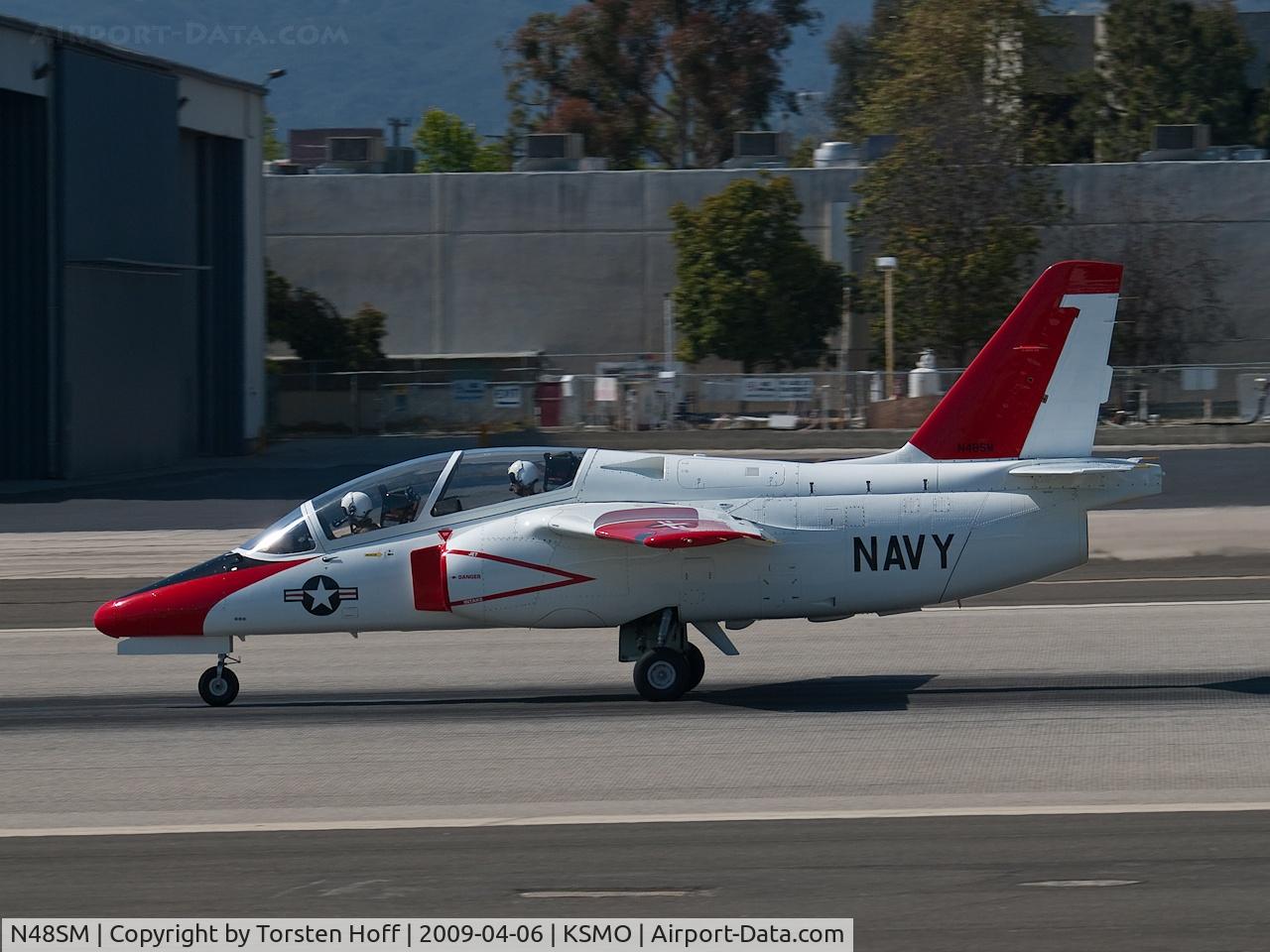 N48SM, 1985 SIAI-Marchetti S-211 C/N 014-03-001, N48SM departing from RWY 21