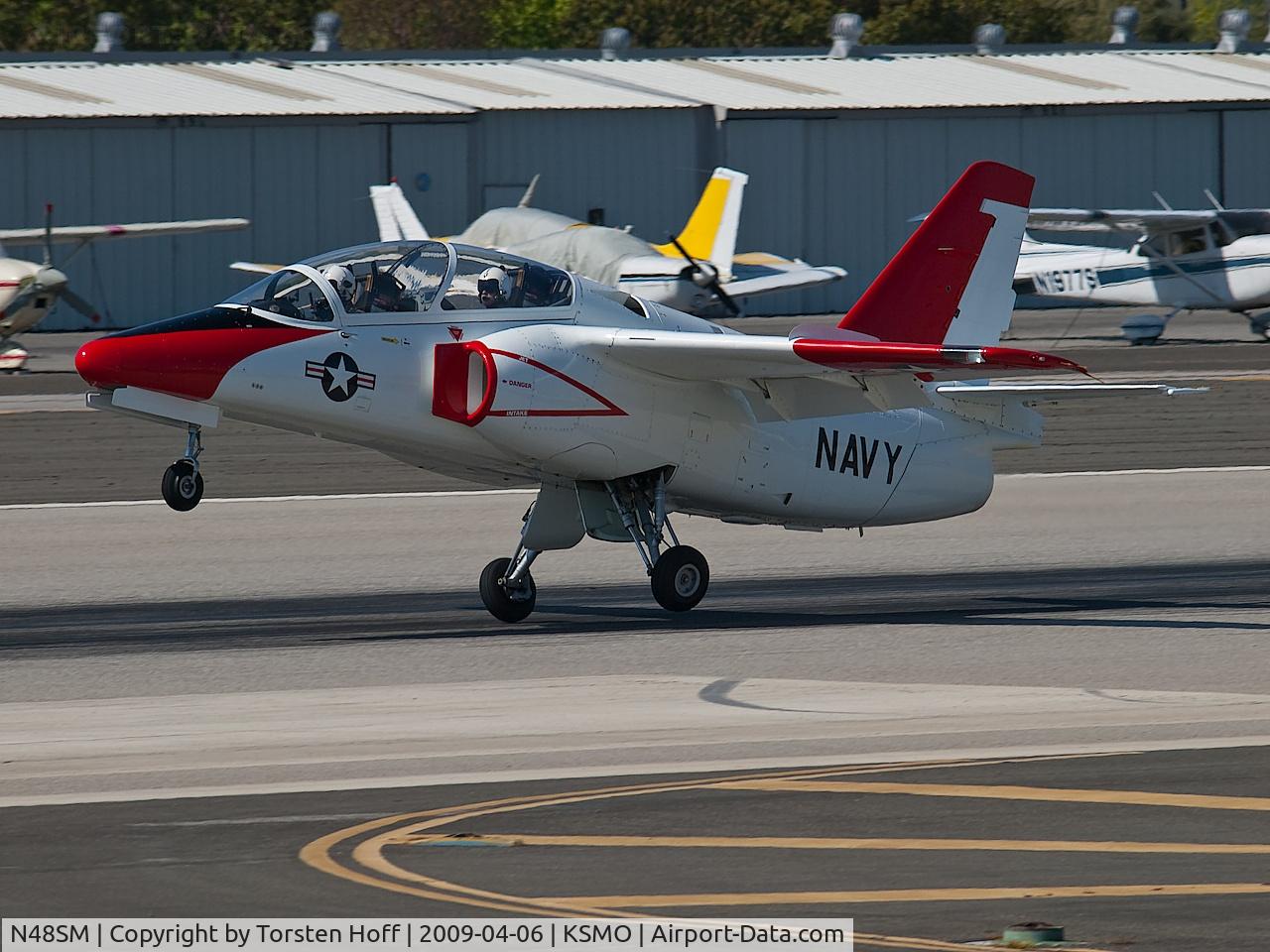 N48SM, 1985 SIAI-Marchetti S-211 C/N 014-03-001, N48SM arriving on RWY 21