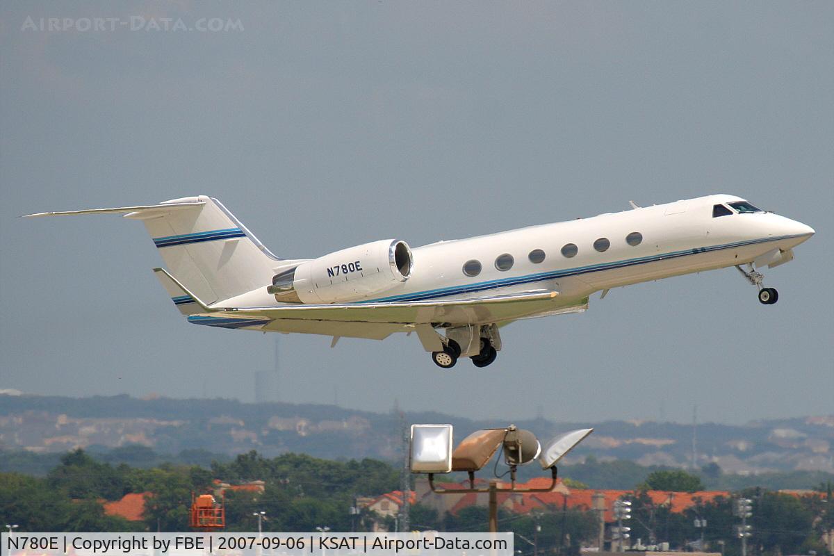 N780E, 1991 Gulfstream Aerospace G-IV C/N 1165, Gulfstream IV retracting its gear during climb out