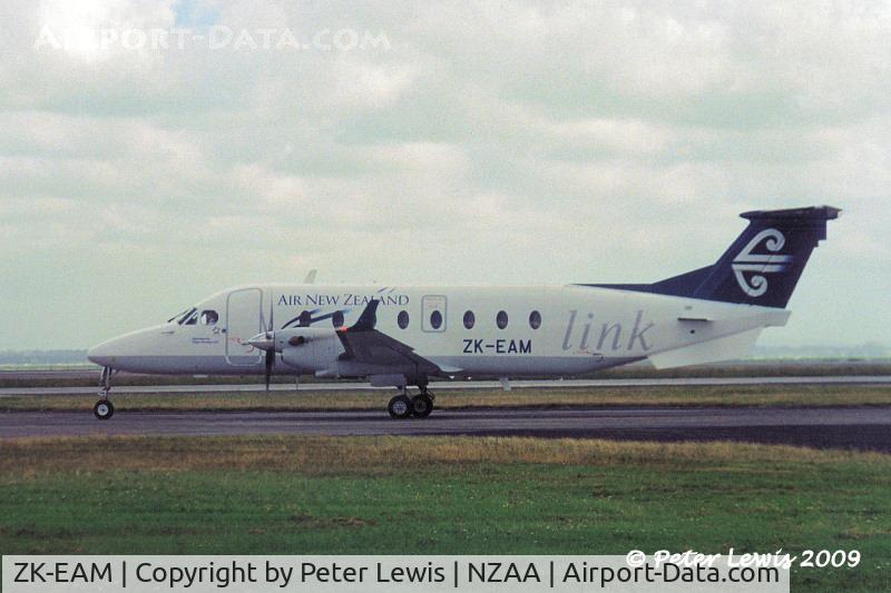 ZK-EAM, 2002 Beech 1900D C/N UE-436, Eagle Airways Ltd., Hamilton - 2002