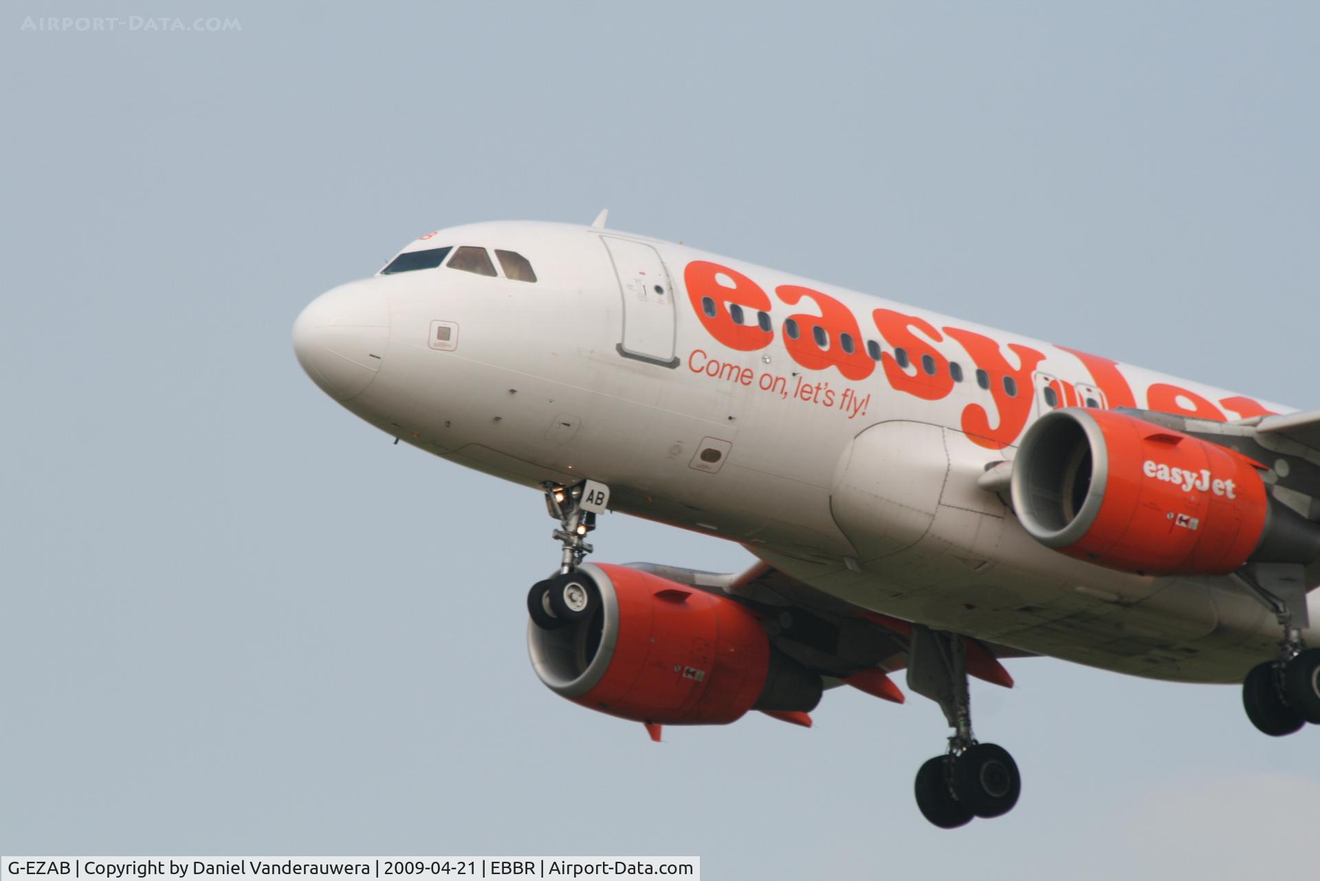 G-EZAB, 2006 Airbus A319-111 C/N 2681, arrival of flight EZY4701 to rwy 25L