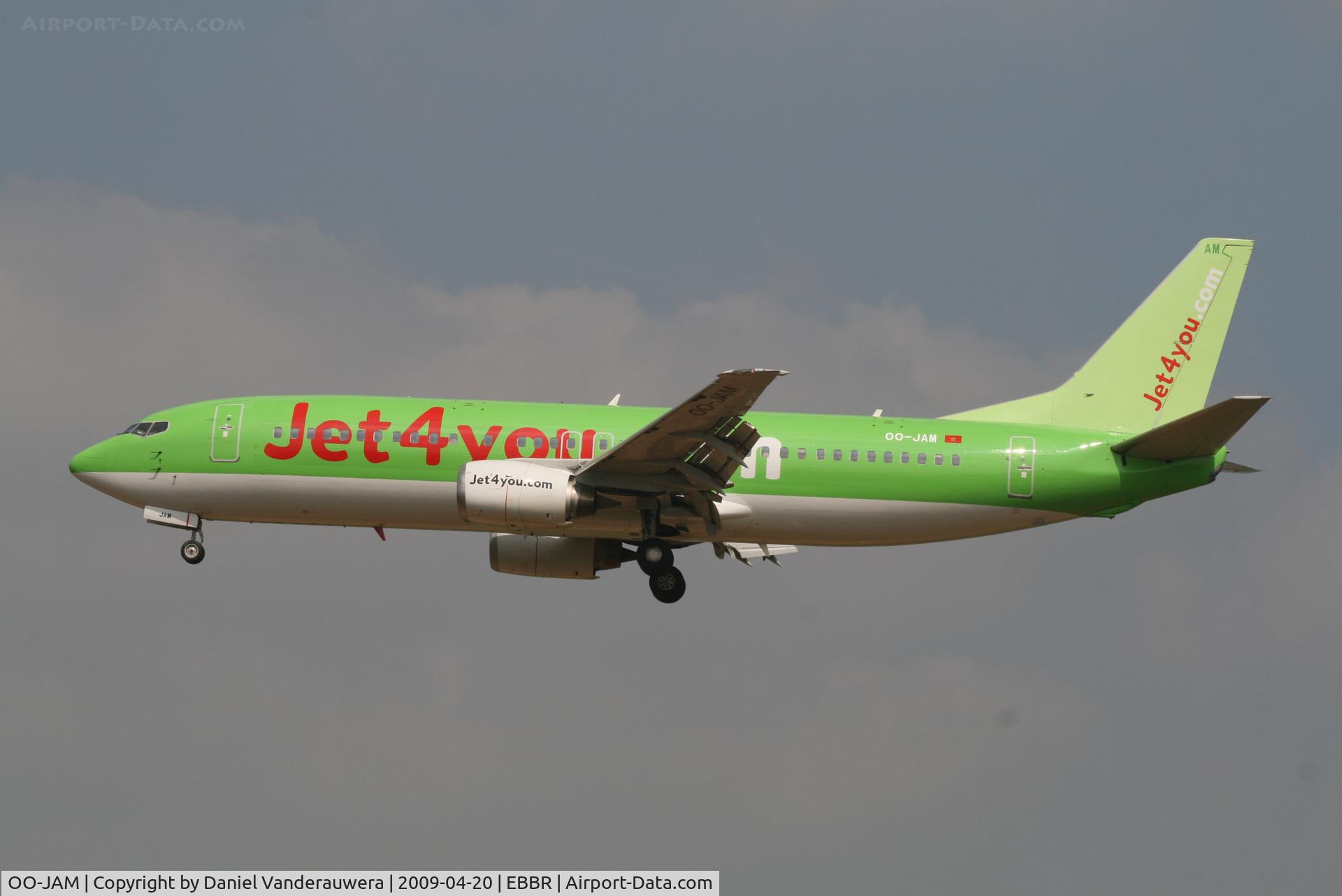 OO-JAM, 1997 Boeing 737-46J C/N 28867, flight JAF1854 is descending to rwy 25L