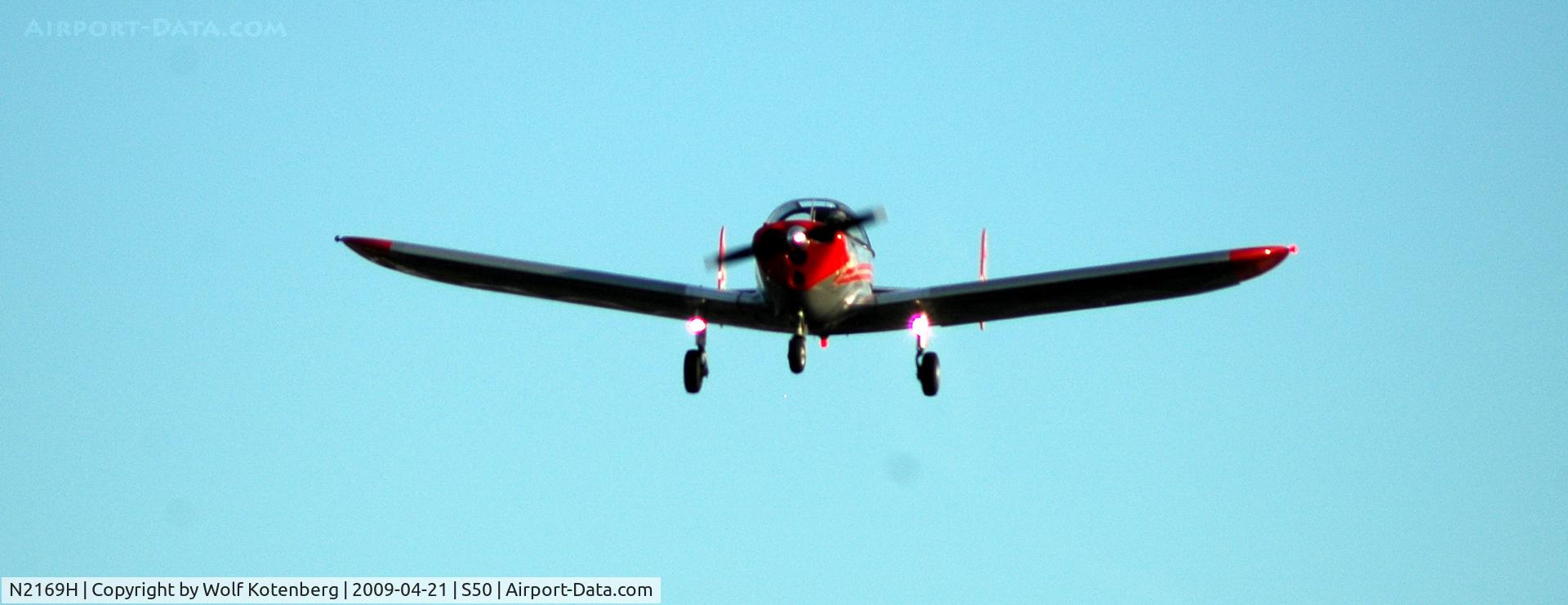 N2169H, 1946 Erco 415C Ercoupe C/N 2792, inbound for landing