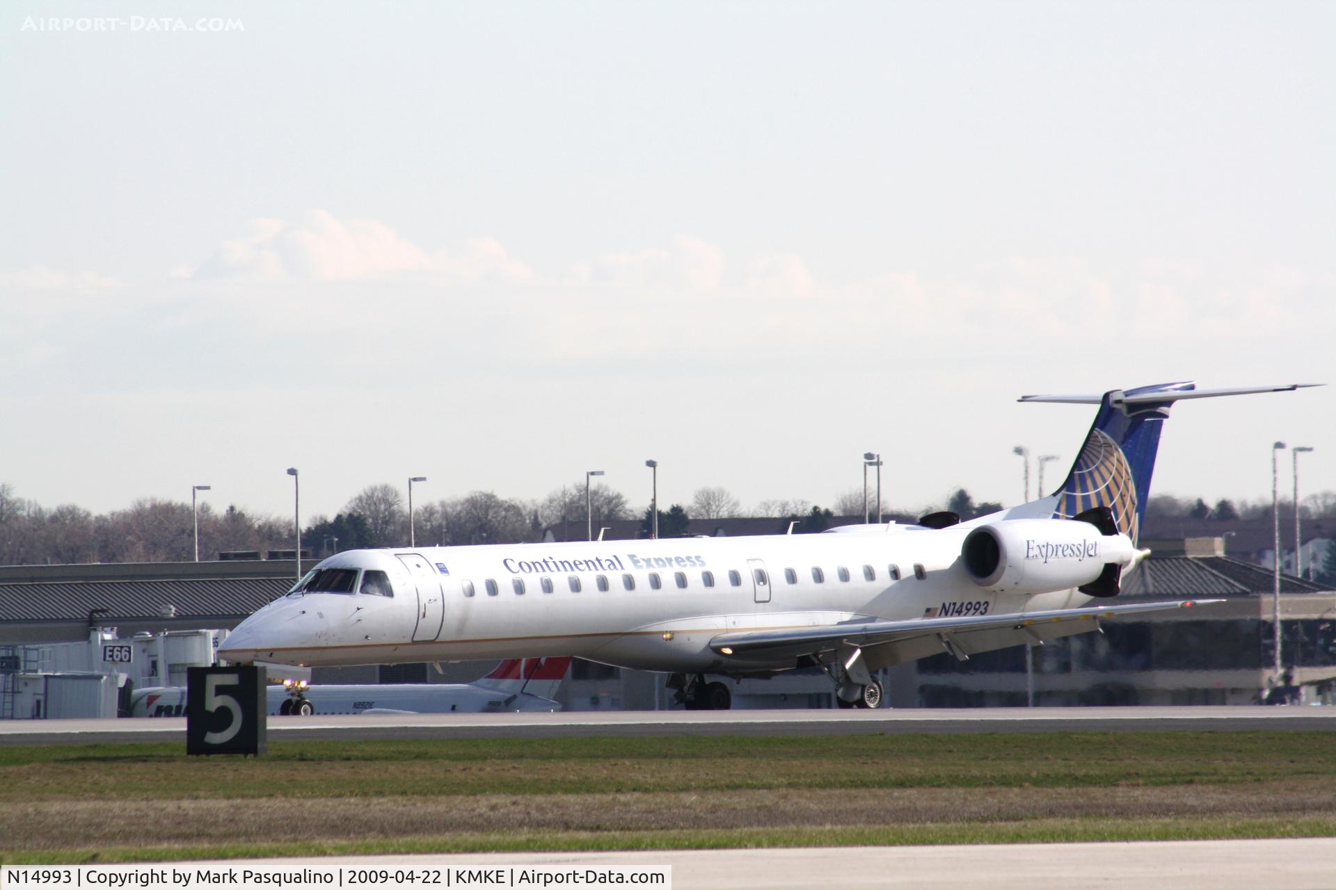 N14993, 2000 Embraer ERJ-145LR (EMB-145LR) C/N 145289, EMB-145LR