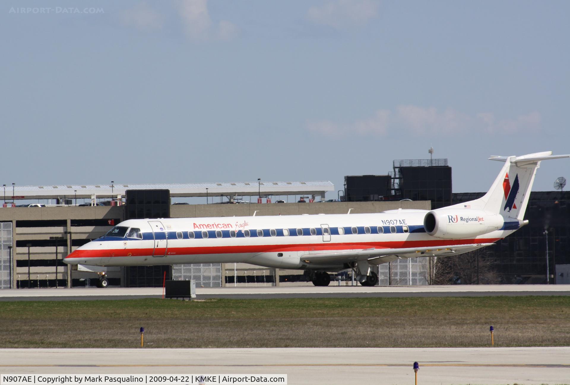 N907AE, 2005 Embraer ERJ-145LR (EMB-145LR) C/N 14500895, EMB-145LR