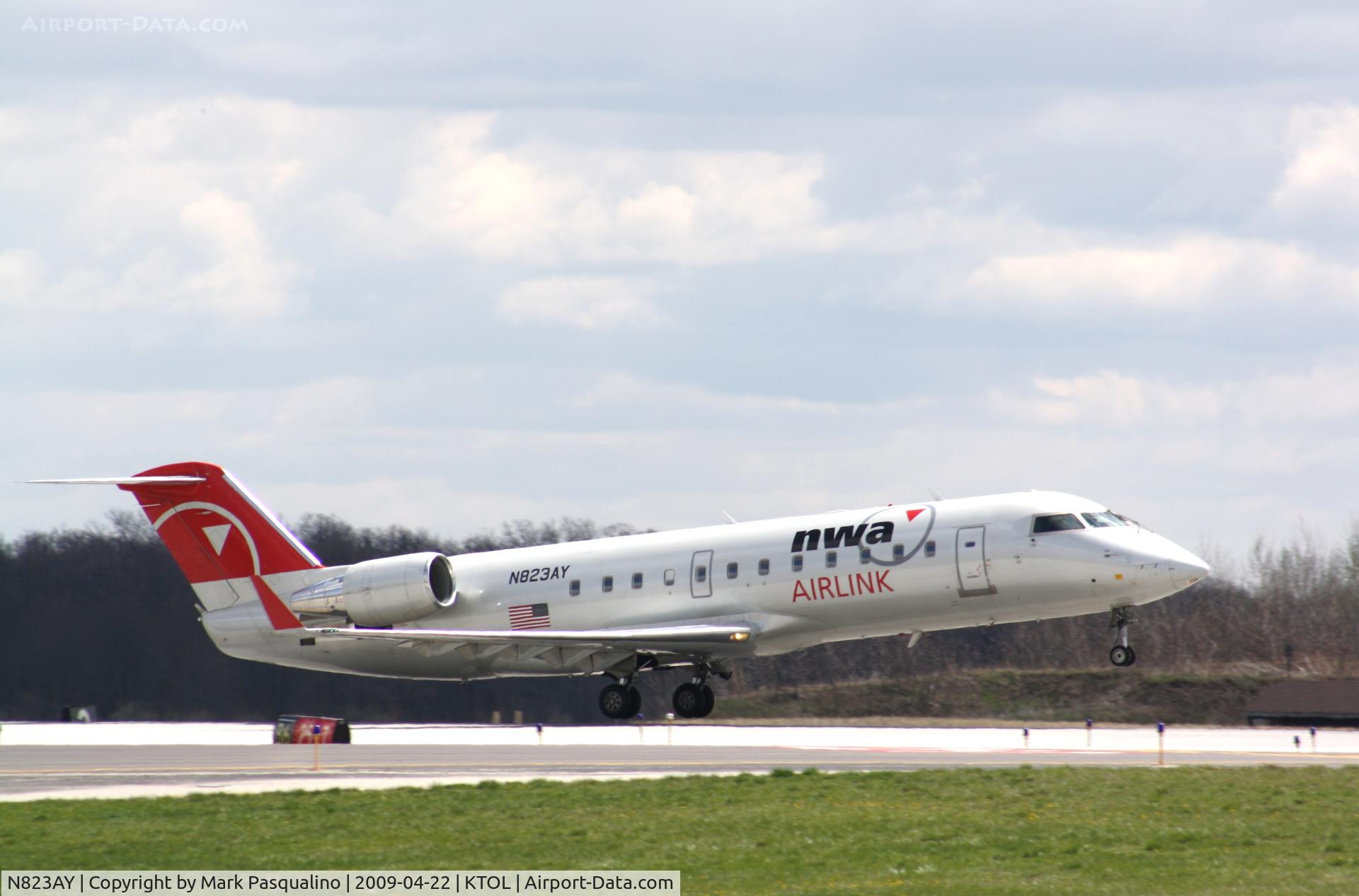 N823AY, 2005 Bombardier CRJ-200ER (CL-600-2B19) C/N 8023, CL-600-2B19