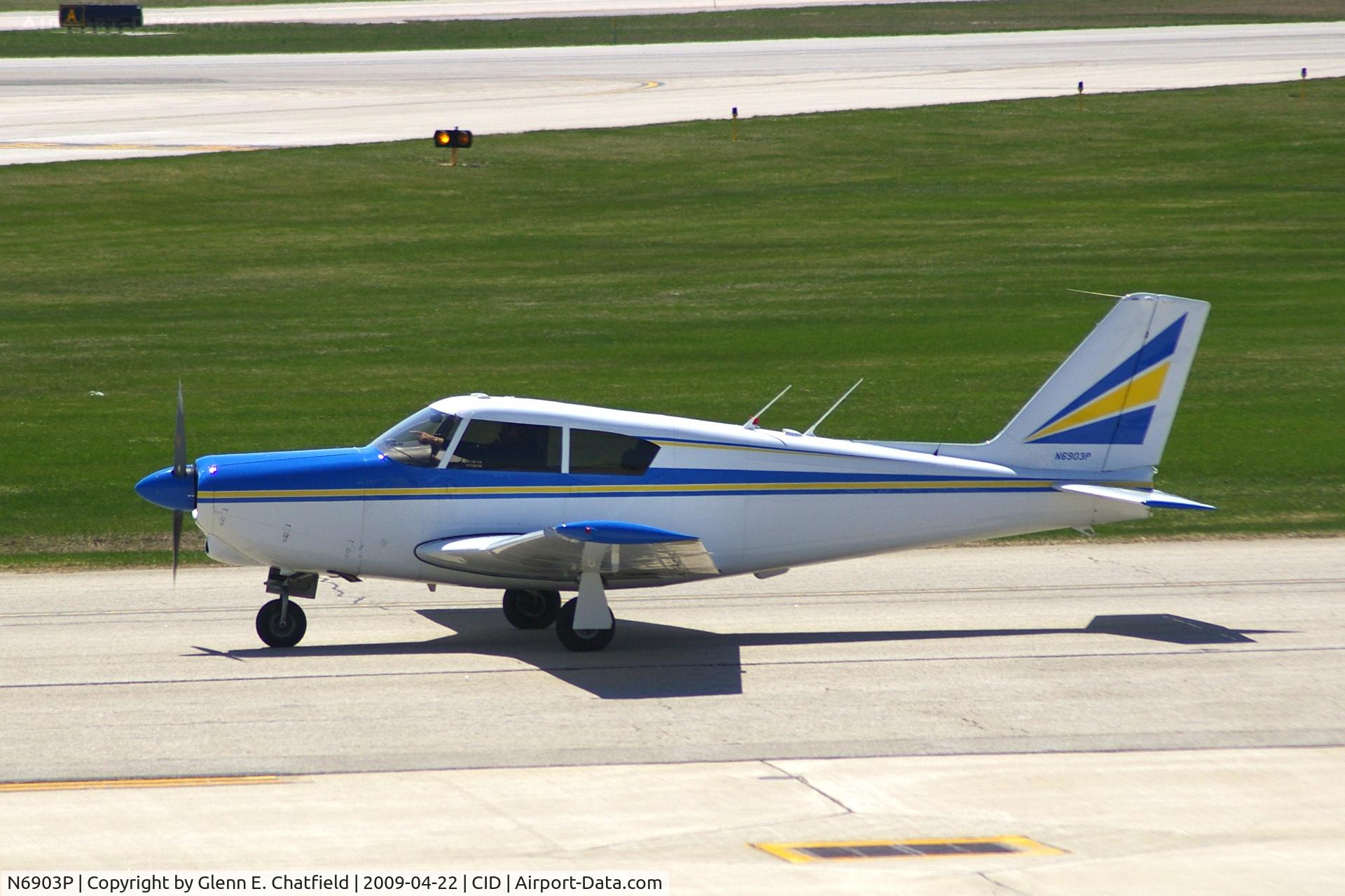 N6903P, 1960 Piper PA-24-250 Comanche C/N 242037, Taxiing past the tower on the way to runway 31