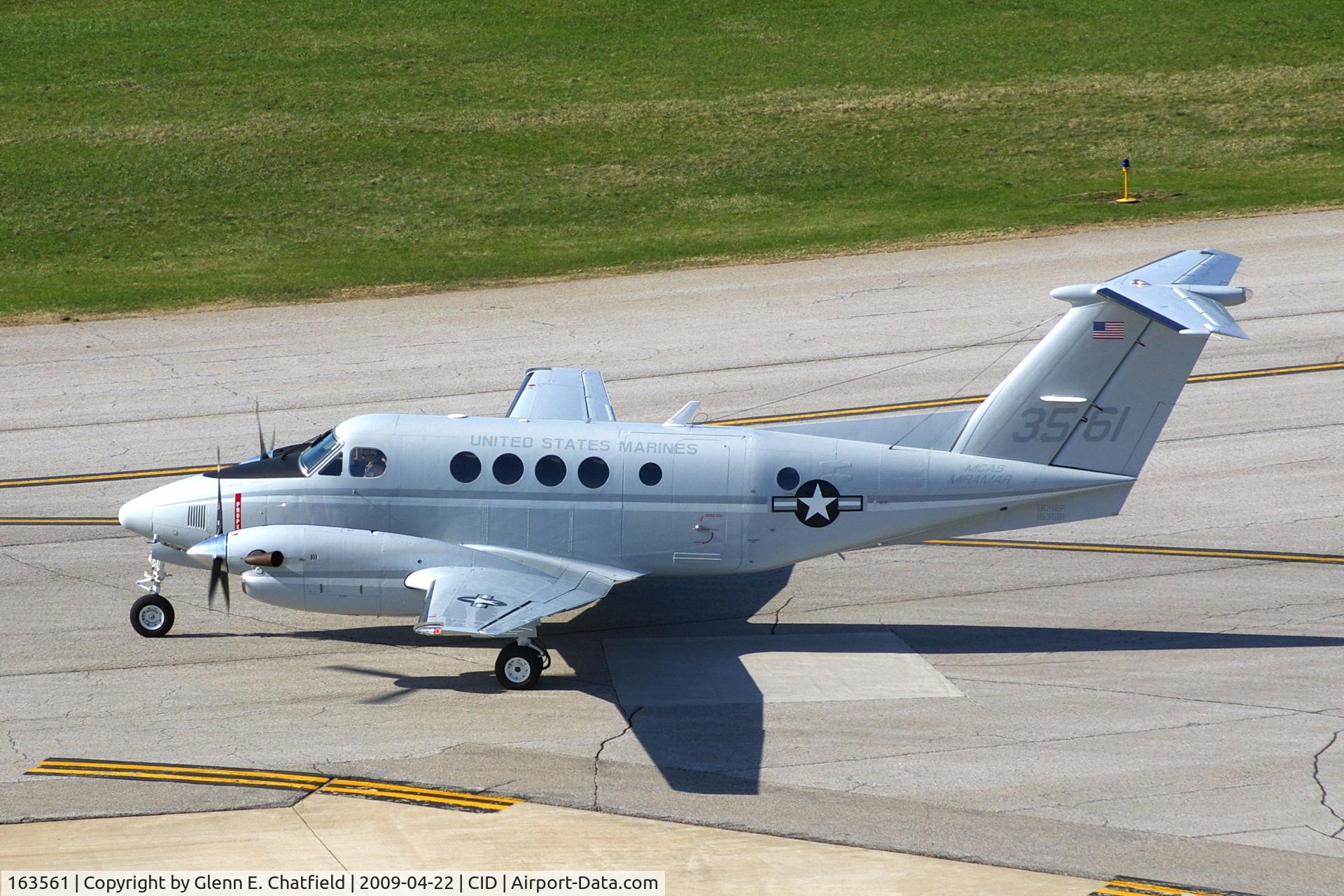 163561, Beech UC-12F Huron C/N BU-09, Taxiing by the tower on the way to runway 27.  Operating out of Rockwell-Collins