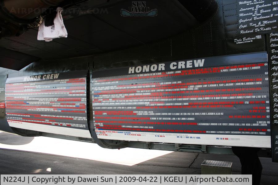 N224J, 1944 Consolidated B-24J-85-CF Liberator C/N 1347 (44-44052), Honor Crew Name