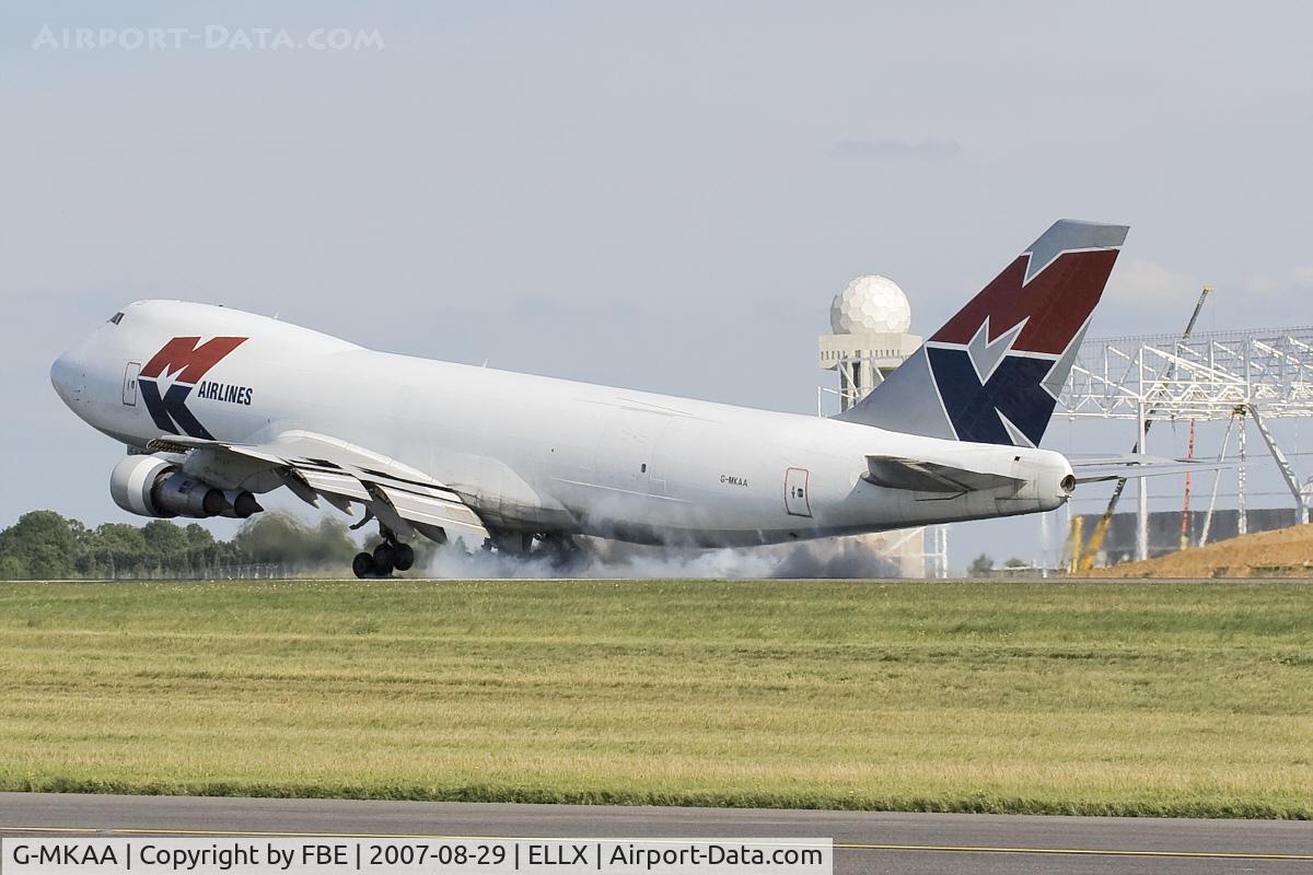 G-MKAA, 1980 Boeing 747-2S4F/SCD C/N 22169, burning rubber