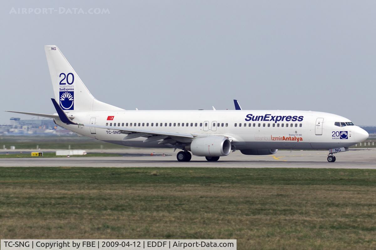 TC-SNG, 2008 Boeing 737-8HC C/N 36530, takeoff run at RW18W