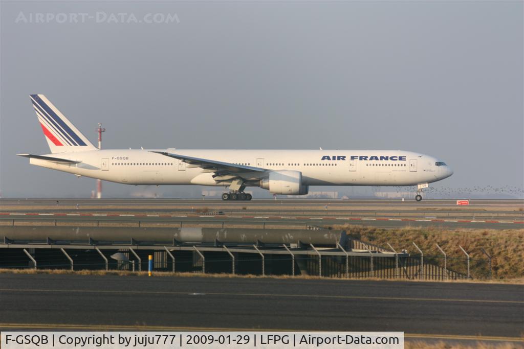 F-GSQB, 2004 Boeing 777-328/ER C/N 32724, on transit at Paris CDG