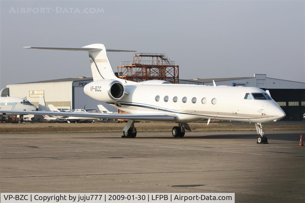 VP-BZC, 2007 Gulfstream Aerospace V-SP G550 C/N 5179, on transit at Le Bourget