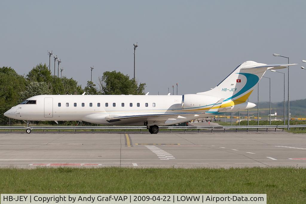 HB-JEY, 2005 Bombardier BD-700-1A10 Global Express C/N 9173, Comlux BD-700