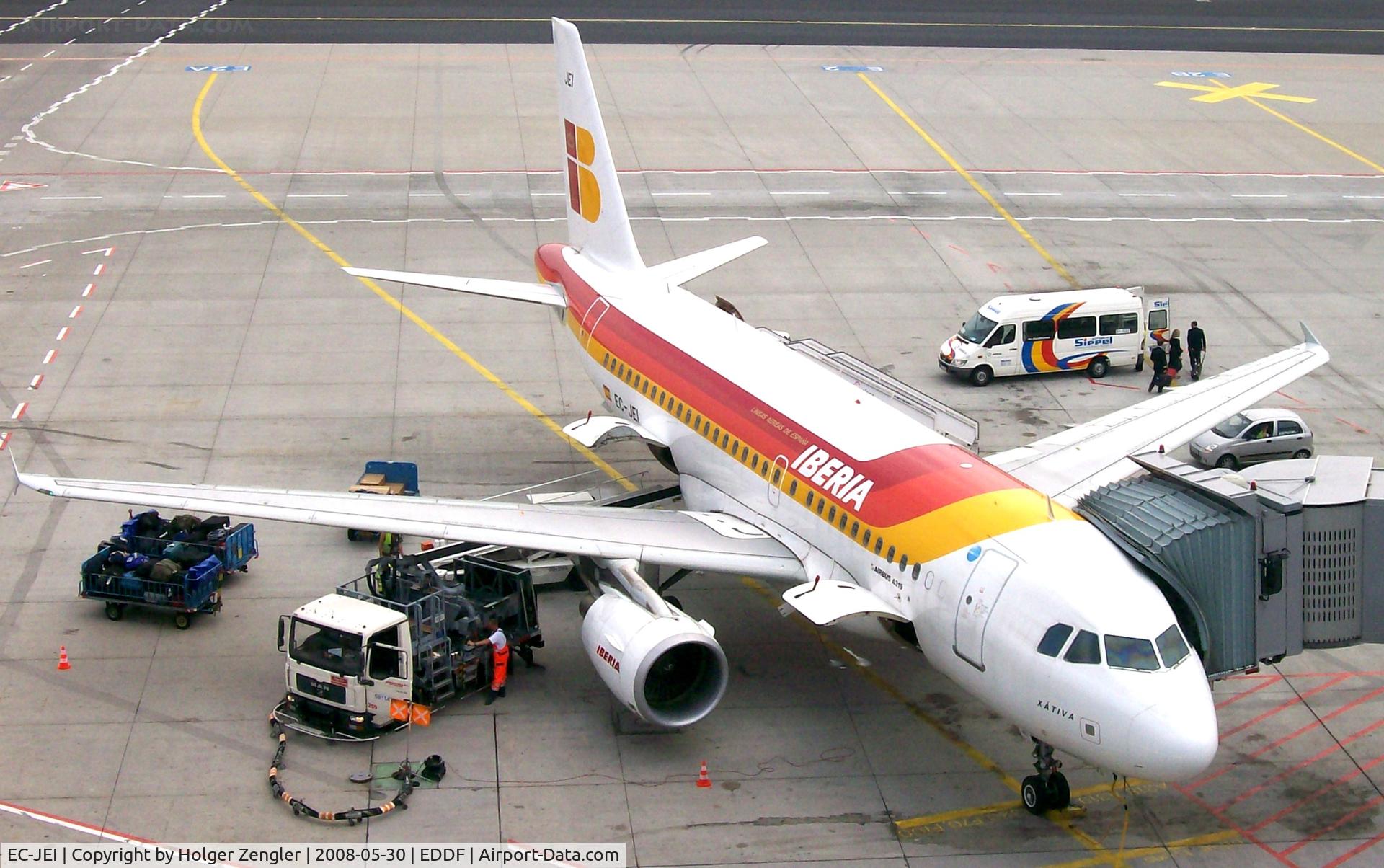 EC-JEI, 2004 Airbus A319-111 C/N 2311, Plane without a crew