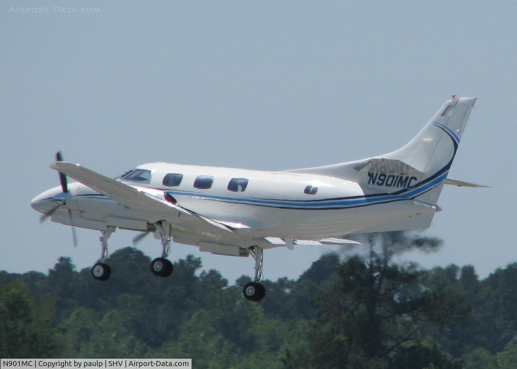 N901MC, 1980 Swearingen SA226-T(B) Merlin IIIB C/N T369, Landing on 14 at the Shreveport Regional airport.