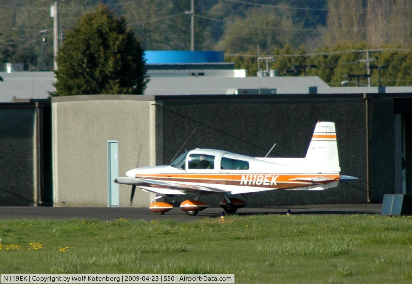 N119EK, 1974 Grumman American AA-5 Traveler C/N AA5-0595, stepping out of the nest