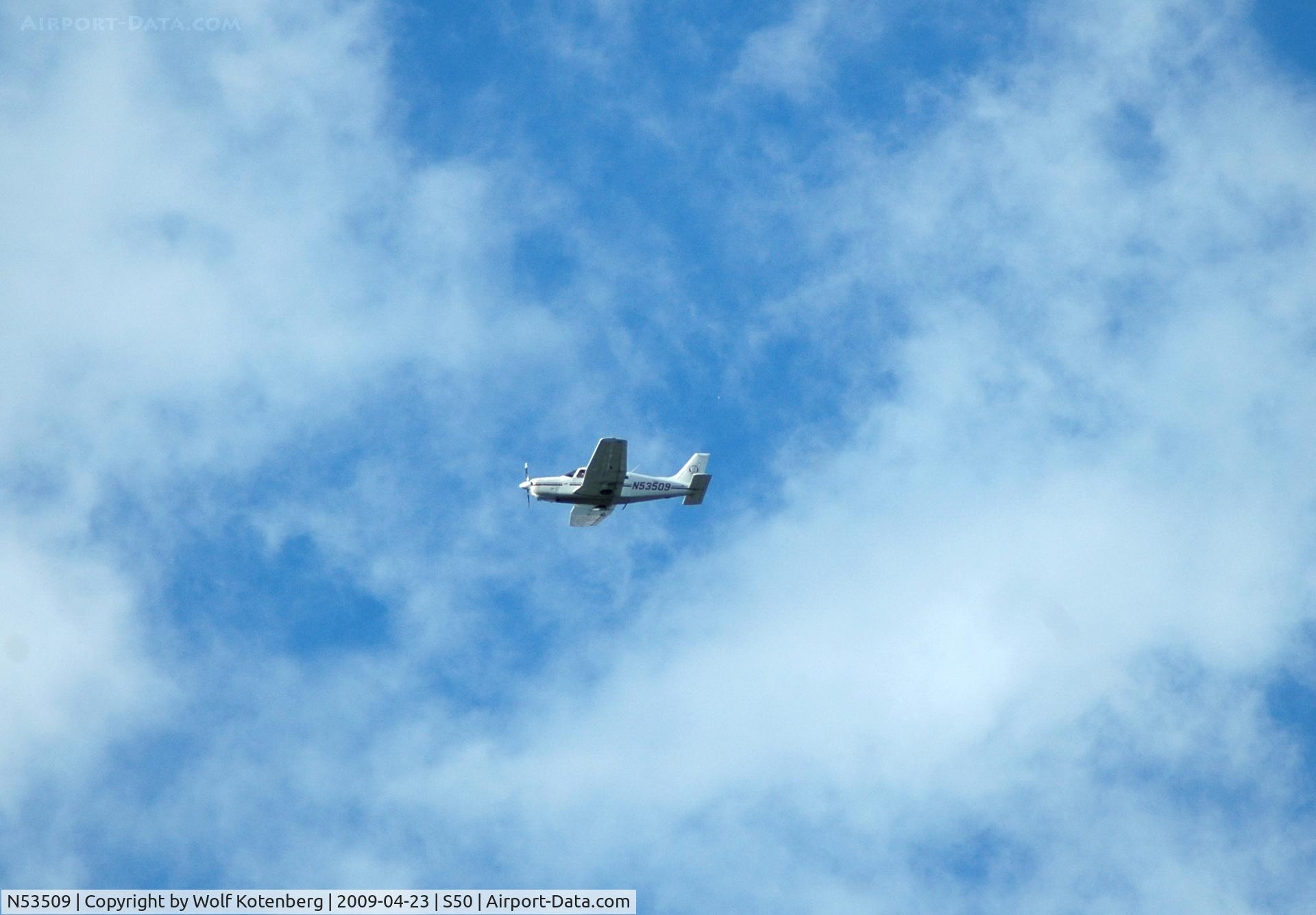 N53509, 2002 Piper PA-28R-201 Cherokee Arrow III C/N 2844071, cruising at 1500 feet