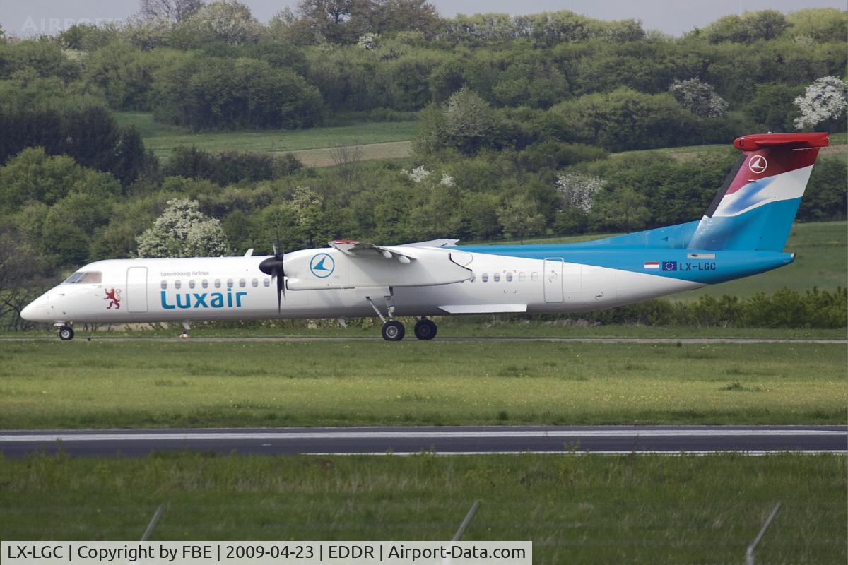 LX-LGC, 2007 De Havilland Canada DHC-8-402Q Dash 8 C/N 4162, Luxair Q400 taxies via taxyway alpha at EDDR