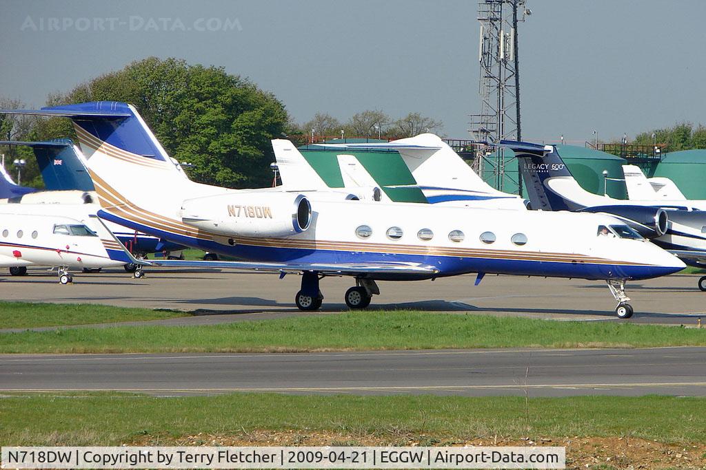 N718DW, 2001 Gulfstream Aerospace G-IV C/N 1442, G1159C at Luton
