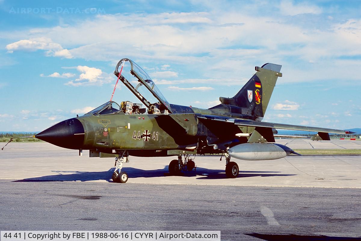 44 41, Panavia Tornado IDS C/N 359/GS098/4141, waiting for the next crew at Goose Bay (KM25 slidescan)