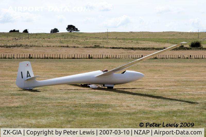 ZK-GIA, Glasflugel H-201B Standard Libelle C/N 466, P B & H J Cook, New Plymouth