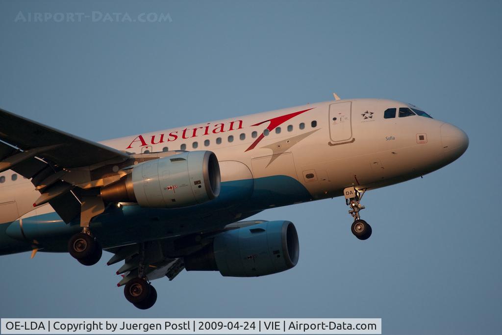 OE-LDA, 2004 Airbus A319-112 C/N 2131, Airbus A319-112