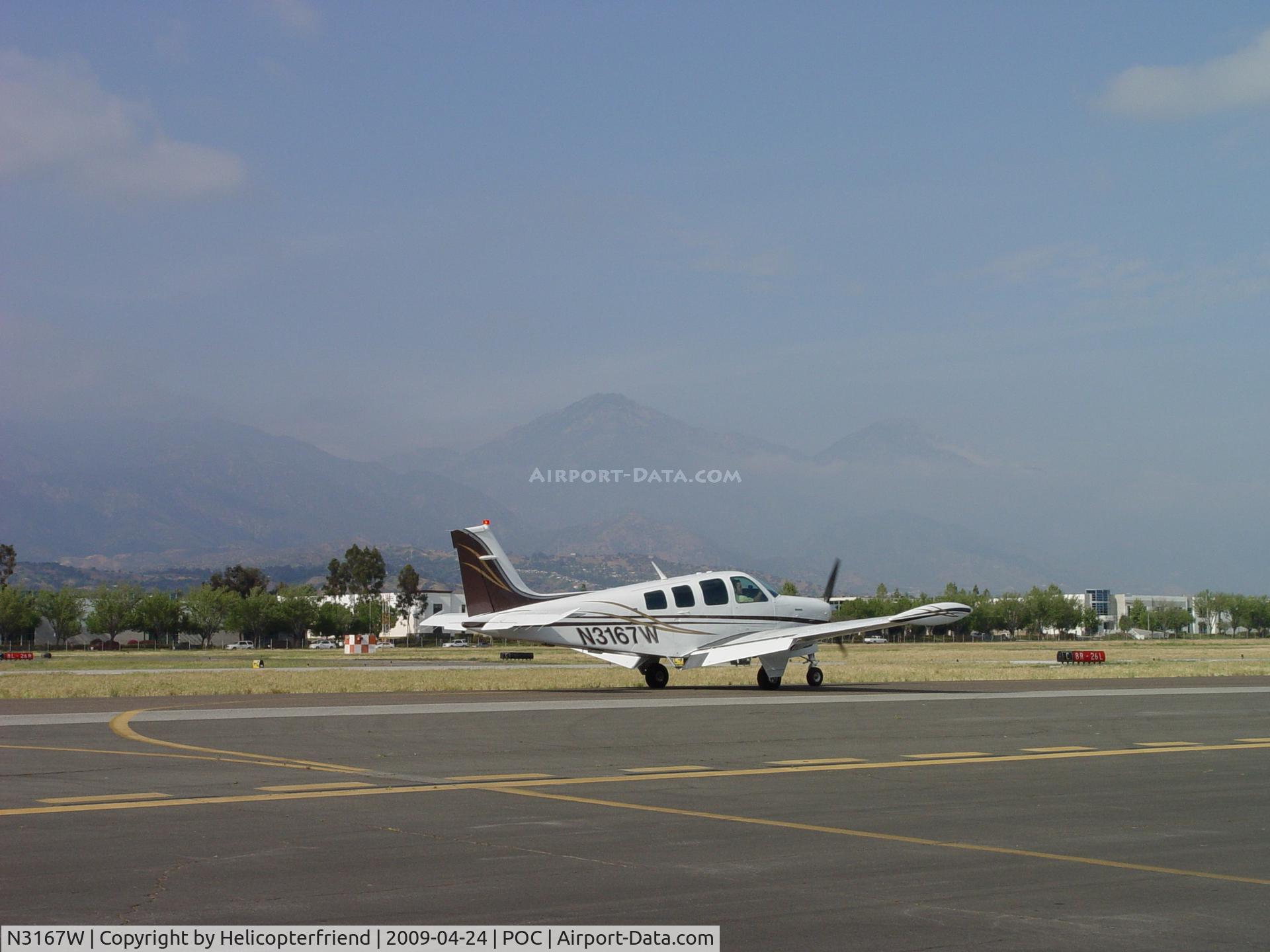 N3167W, 1988 Beech A36 Bonanza 36 C/N E-2434, Taxiing back to hanger