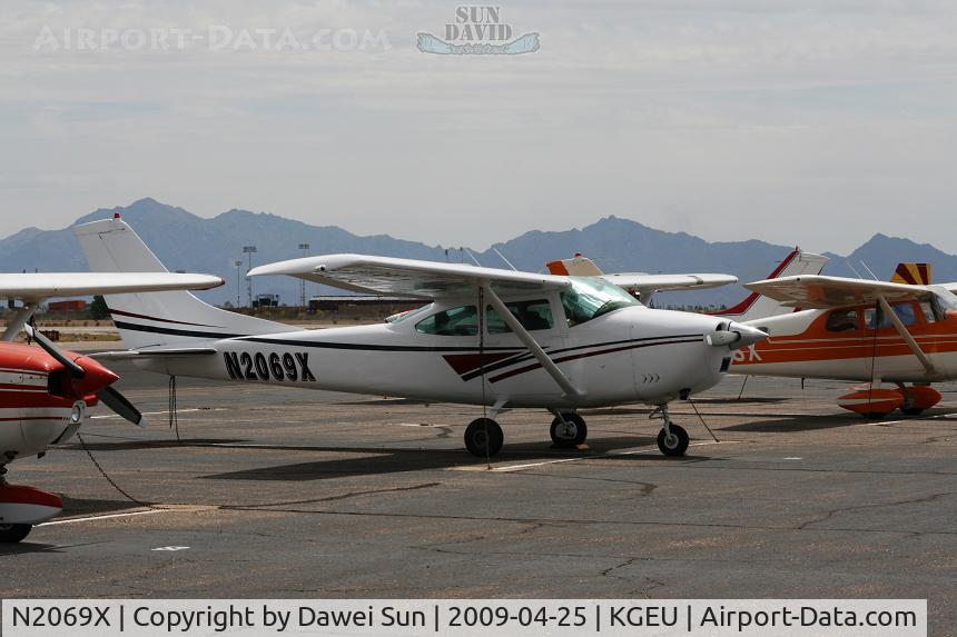 N2069X, 1965 Cessna 182H Skylane C/N 18256169, N2069X @ KGEU