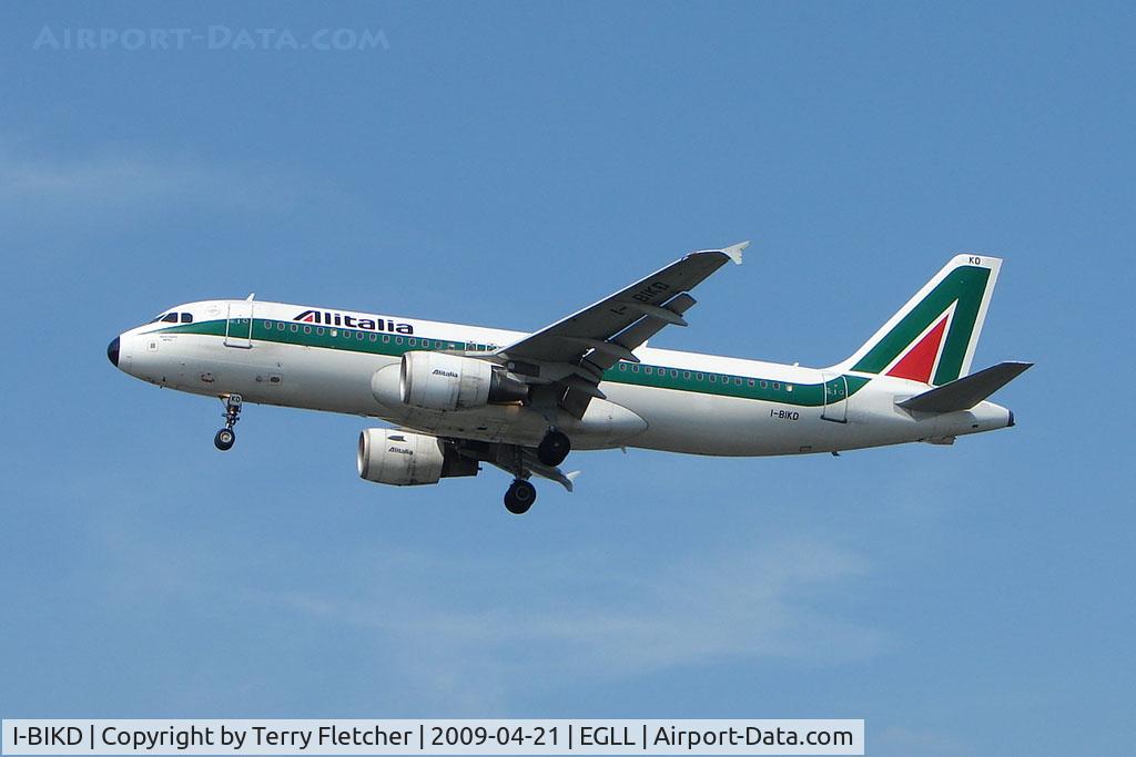 I-BIKD, 2001 Airbus A320-214 C/N 1457, Alitalia A320 on approach to London Heathrow
