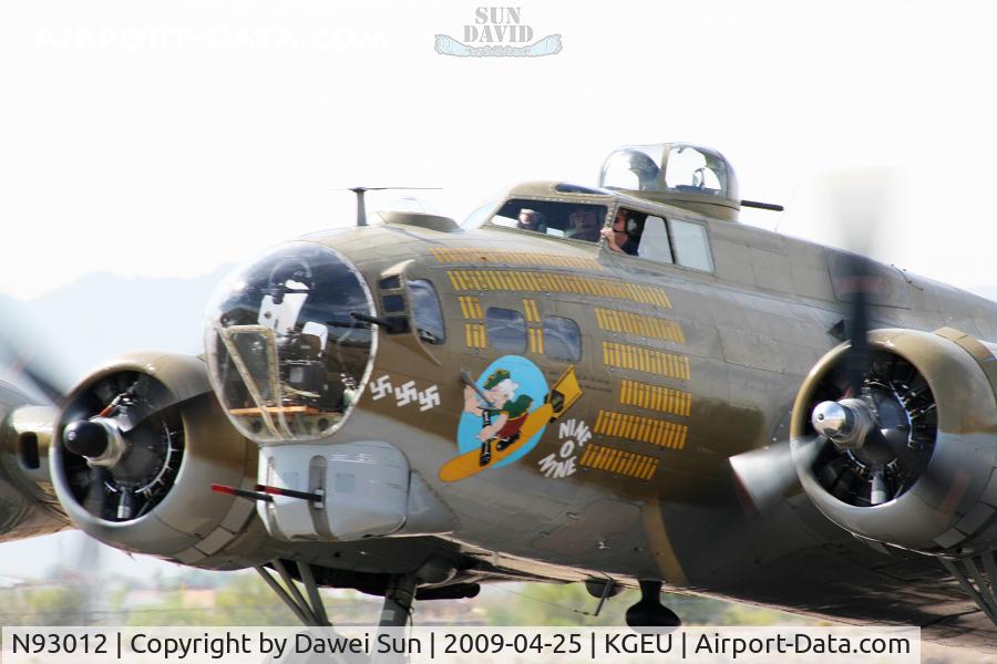 N93012, 1944 Boeing B-17G-30-BO Flying Fortress C/N 32264, taxiing
