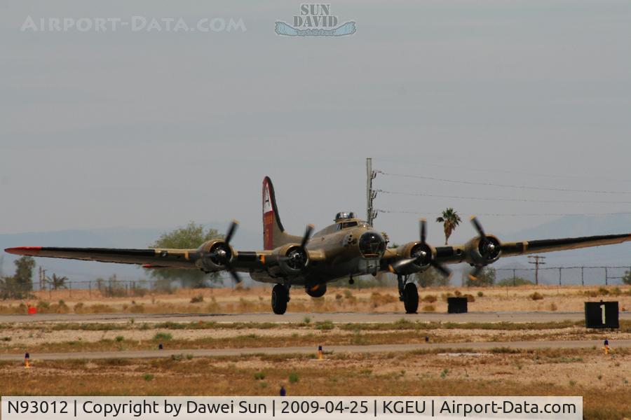 N93012, 1944 Boeing B-17G-30-BO Flying Fortress C/N 32264, depart
