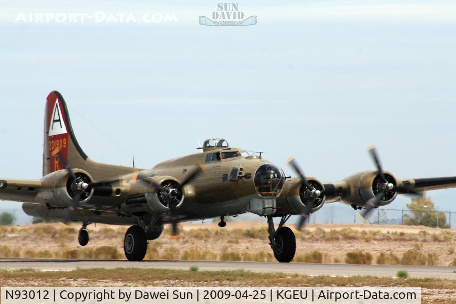 N93012, 1944 Boeing B-17G-30-BO Flying Fortress C/N 32264, T/O From RWY 19